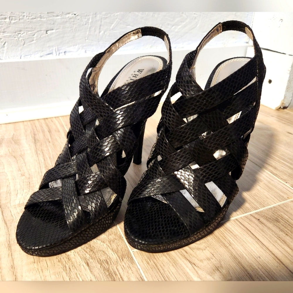 Women's White House Black Market Zoe Black 4.5" Heels - Size 7M